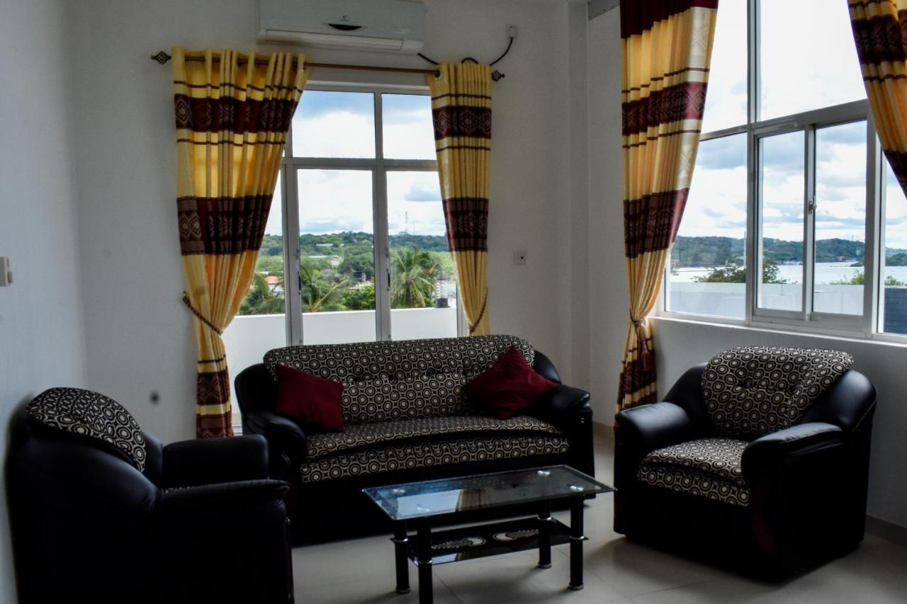 Mallika Resort Тринкомале Екстериор снимка