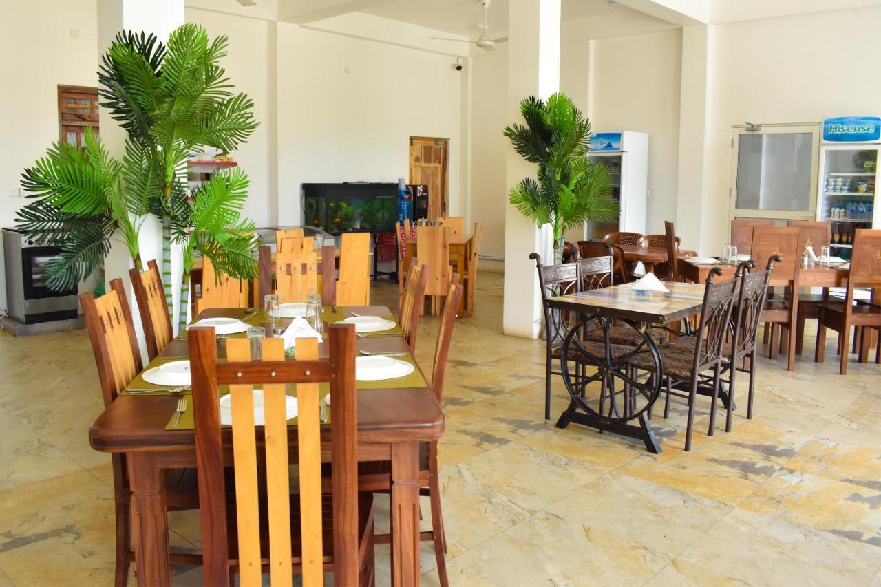 Mallika Resort Тринкомале Екстериор снимка